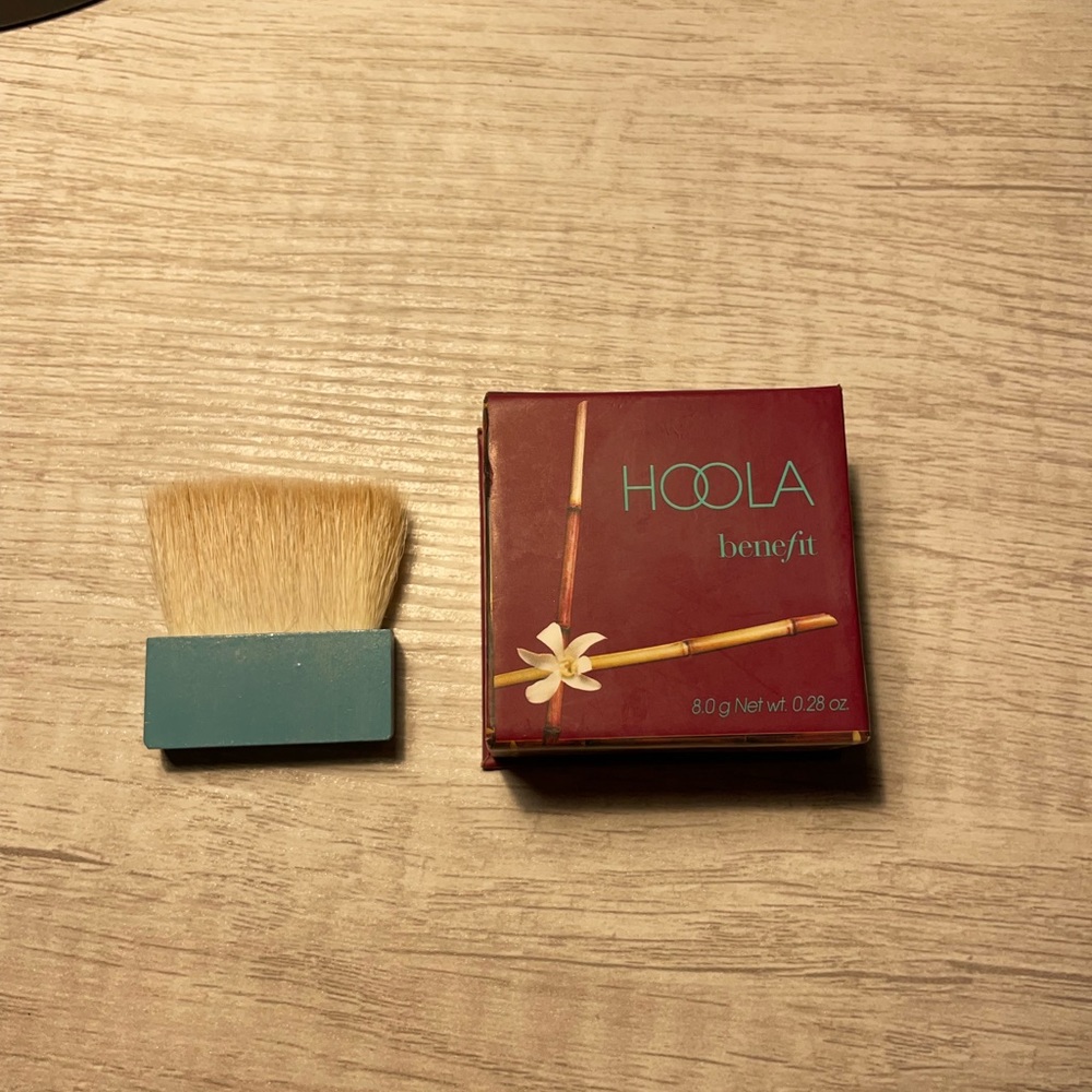 Hoola Bronzer with brush
